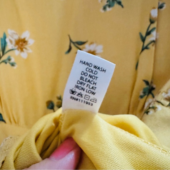 Clad and Cloth Yellow Pastel Floral Daisy Romper Summer Cottagecore Vacation - Picture 9 of 10